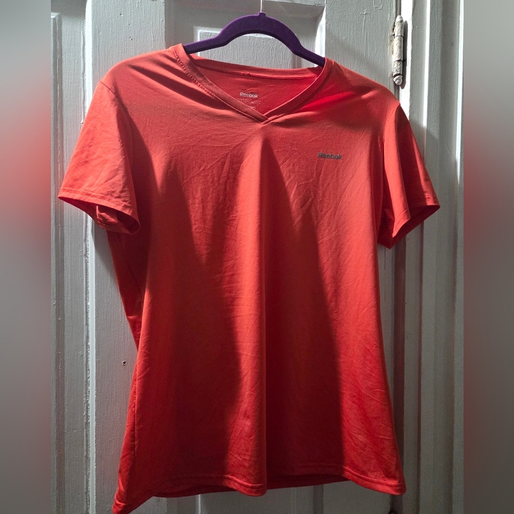 Reebok Orange V-Neck T-Shirt In Size Large